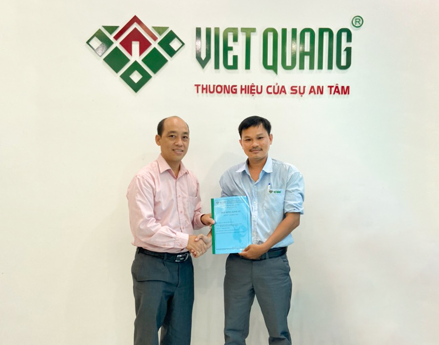 Việt Quang Group kí hợp đồng xây nhà phần thô 4 tầng 1 hầm anh Nhơn tại Bình Thạnh