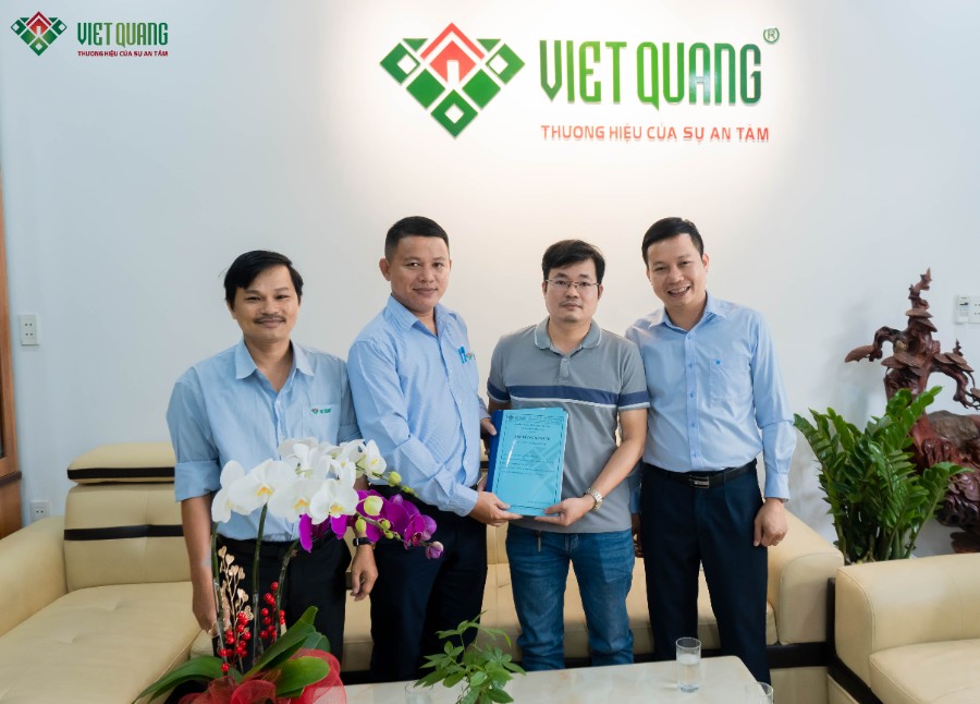 Ký hợp đồng sửa nhà 4 tầng đầu năm cho anh Quang ở quận Thủ Đức