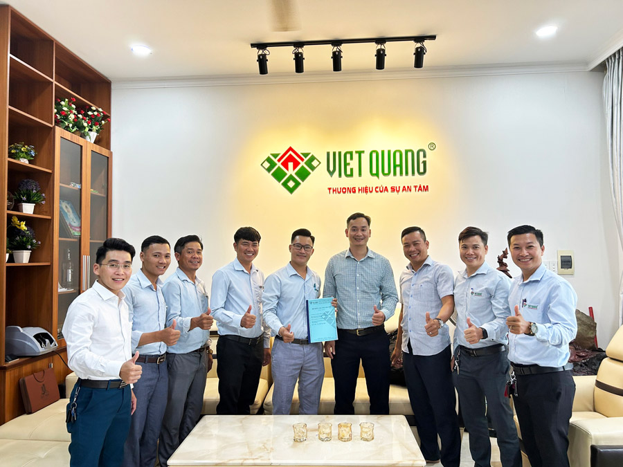 Ký hợp đồng xây nhà phố 1 trệt 1 lầu sân thượng diện tích 5x16m của nhà Anh Sơn ở Bình Tân
