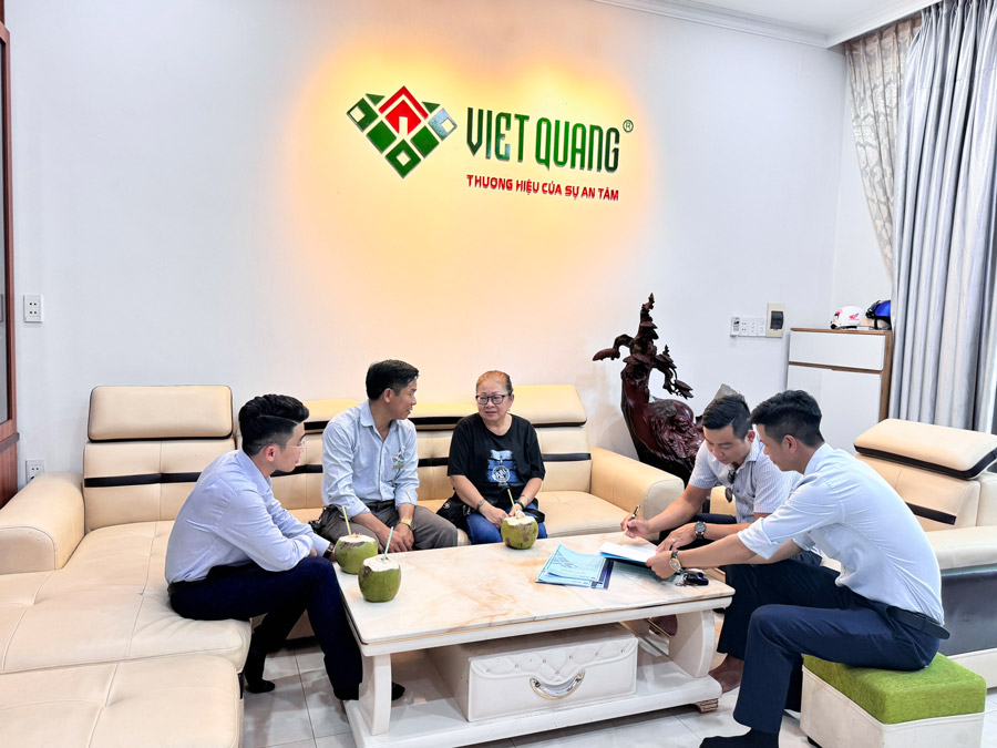 Ký hợp đồng sửa nhà nâng tầng 1 trệt 2 lầu thành nhà 1 trệt 3 lầu tum sân thượng 4x18m của gia đình nhà Chị Hạnh ngụ ở Quận Tân Bình