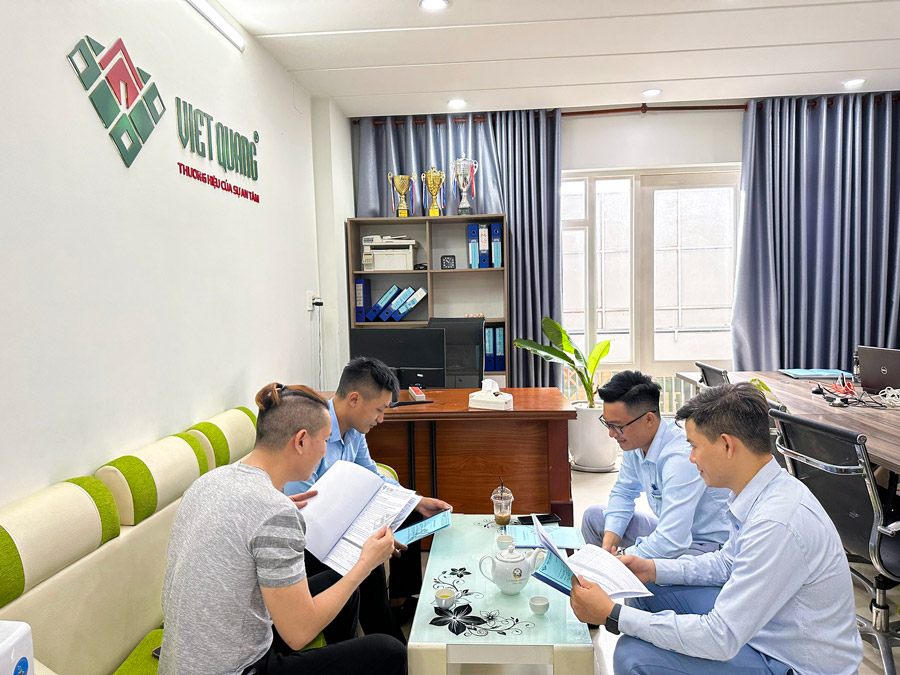 ký hợp đồng sửa nhà trọn gói TPHCM, nhà 1 trệt 1 lửng, diện tích 4x10m của gia đình Anh Vĩnh ngụ tại Quận 5