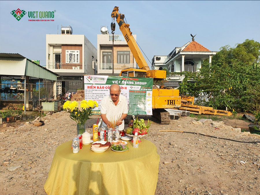 Khởi công xây dựng nhà phố 4 tầng sân thượng vừa ở vừa cho thuê phòng trọ diện tích 10x26m tại Hóc Môn