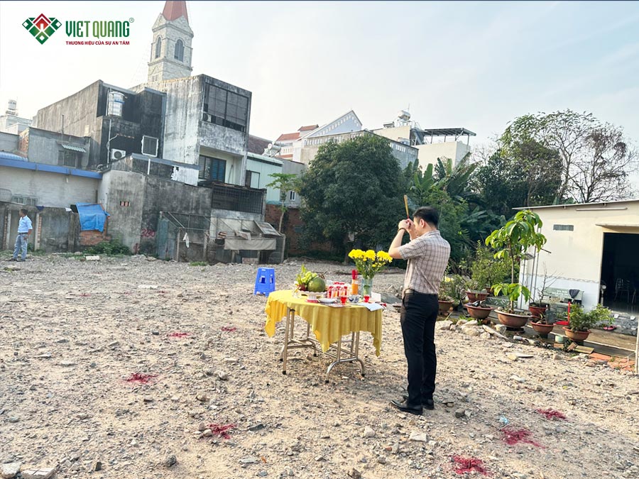 Khởi công xây dựng nhà phố 4 tầng sân thượng vừa ở vừa cho thuê phòng trọ diện tích 10x26m tại Hóc Môn