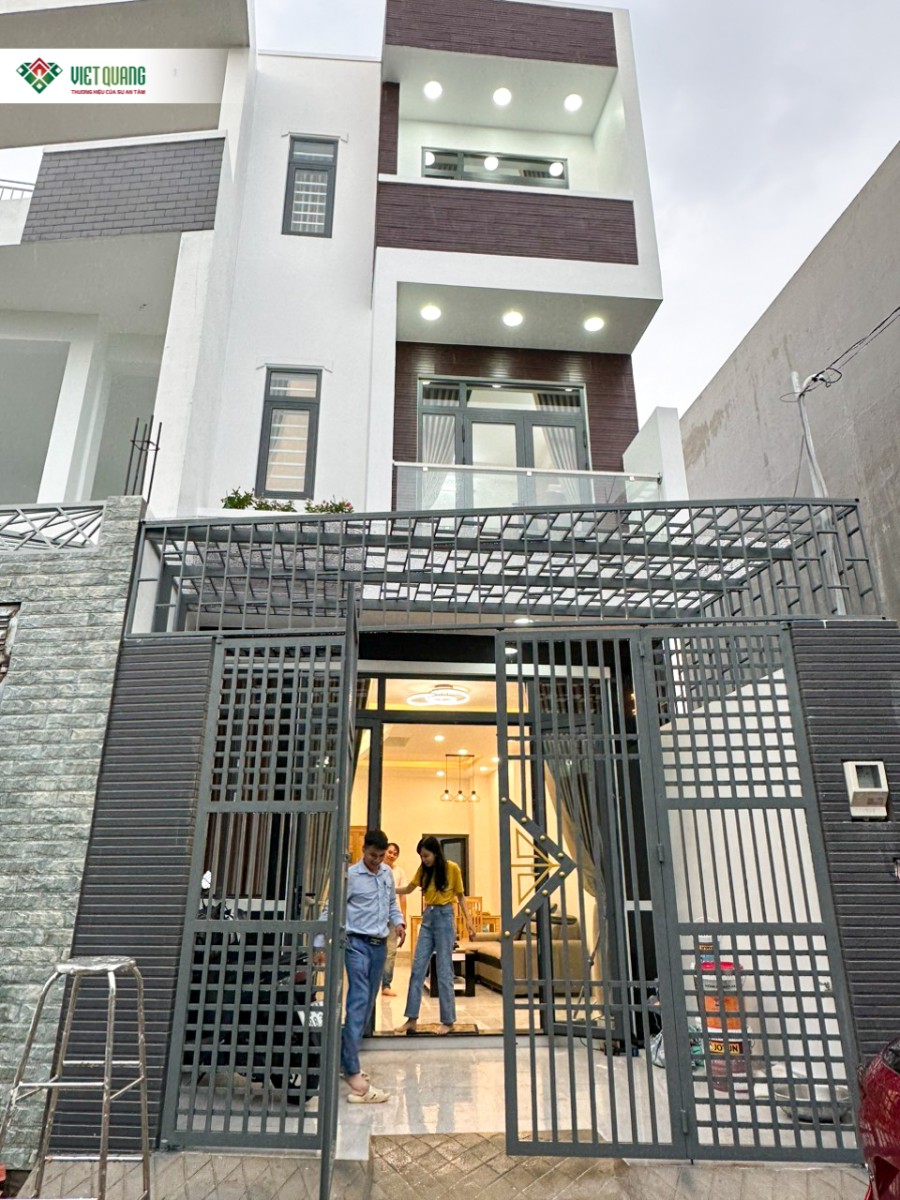 Bàn giao ngôi nhà phố 1 Trệt 2 Lầu và Mái Diện tích 4,5x8m nhà Anh Thắng Thành Phố Thủ Đức