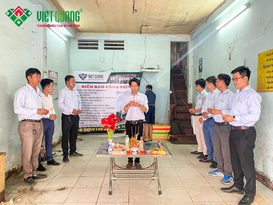 Việt Quang Group khởi công cúng động thổ xây dựng trọn gói nhà phố 4 tầng nhà chú Thiệu ở Quận Tân Bình