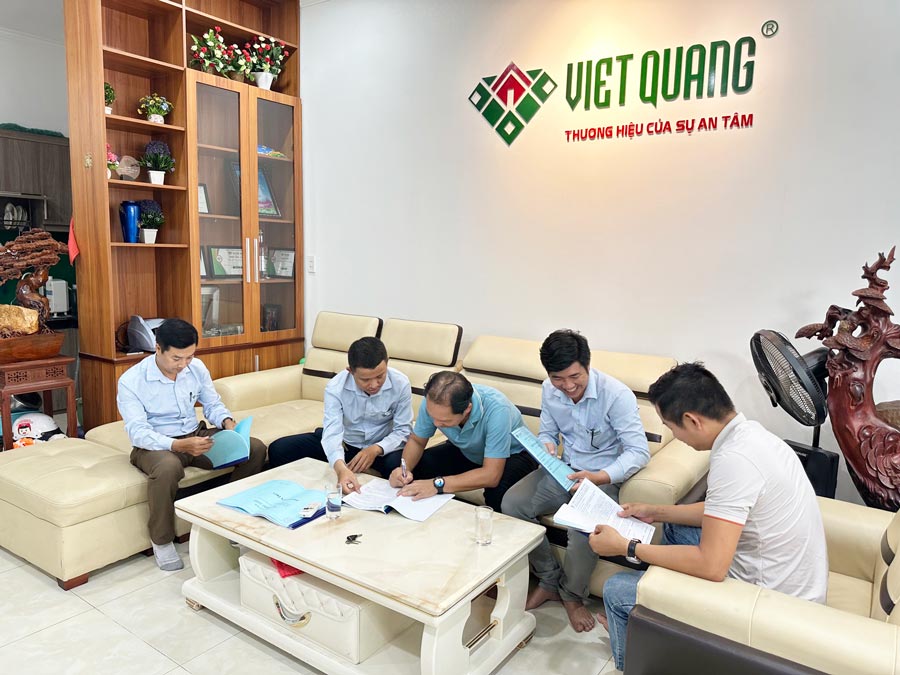 Việt Quang Group ký hợp đồng sửa chữa nhà cấp 4 thành nhà 2 tầng mái nhật nhà anh Thịnh ở TP. Thủ Đức
