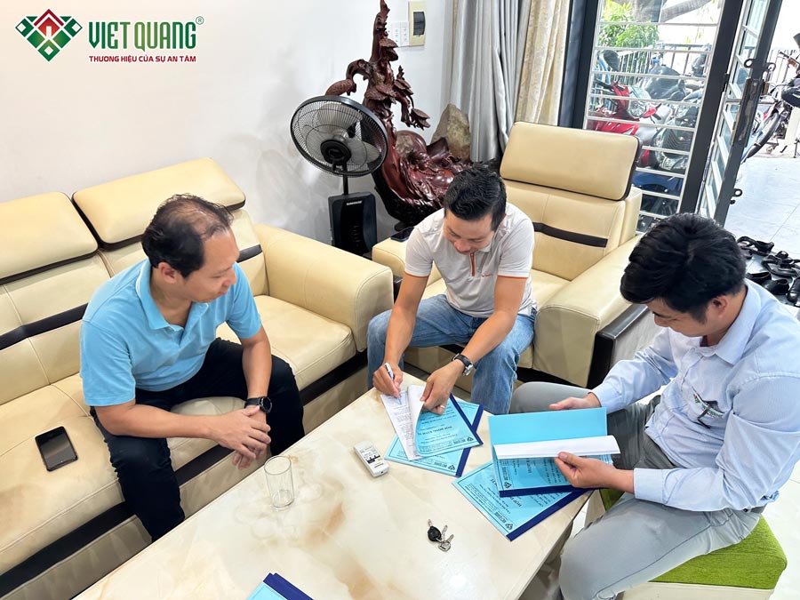 Việt Quang Group ký hợp đồng sửa chữa nhà cấp 4 thành nhà 2 tầng mái nhật nhà anh Thịnh ở TP. Thủ Đức