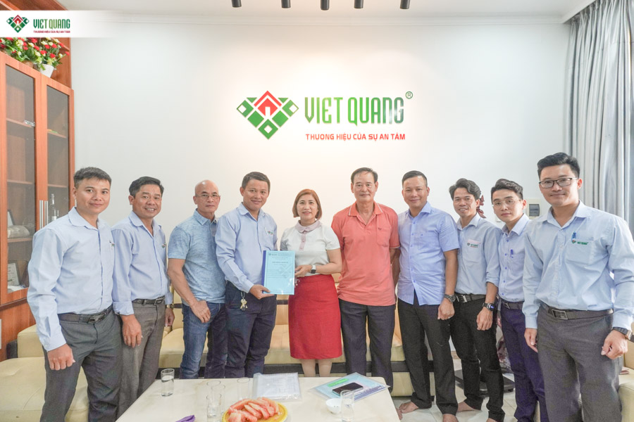 Ký hợp đồng xây nhà phố 1 trệt 2 lầu tum sân thượng tại Quận 9 TP HCM 