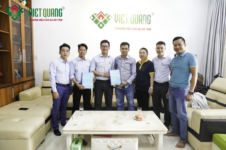 Việt Quang Group ký hợp đồng sửa chữa nâng thêm 2 tầng nhà chị Thủy ở Quận Gò Vấp