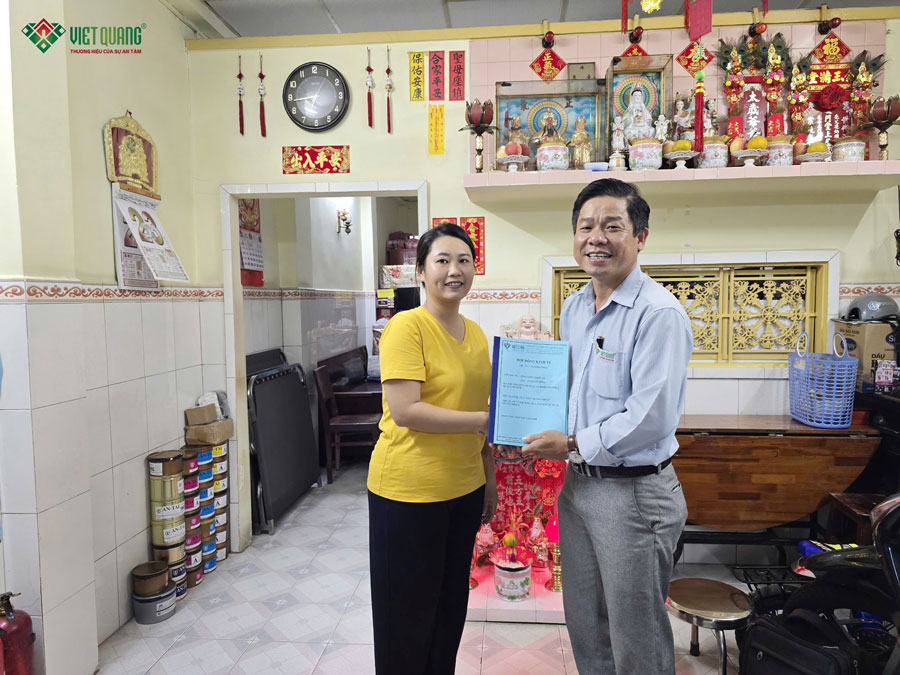 Ký hợp đồng xây nhà 4 tầng trọn gói Anh Vệ ở Quận 5