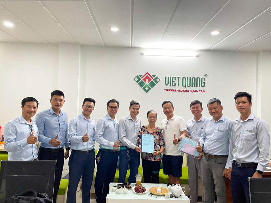 Ký hợp đồng xây nhà 3 tầng tum sân thượng Cô Phụng ở Gò Vấp 