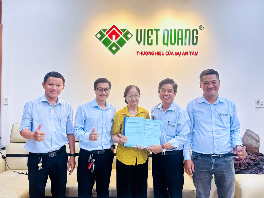 Ký hợp đồng xây nhà 6 tầng tân cổ điển Cô Xuân ở Bình Thạnh 