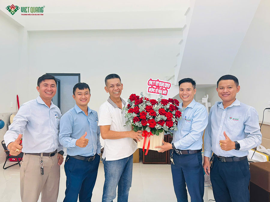 Bàn gia nhà phố vát góc 4 tầng 5x11m cho gia đình Anh Hùng Quận 12 