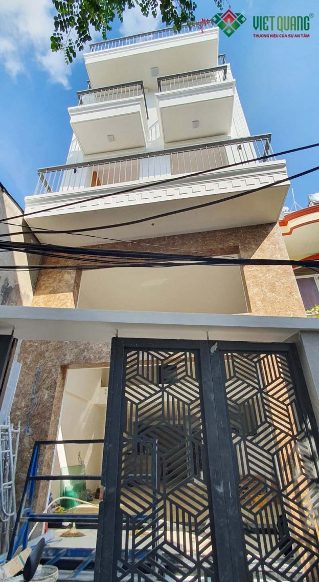 Thi công phần thô nhà phố 1 trệt 1 lửng 2 lầu tum thang sân thượng 5.5×14.5m anh Vui tại Tân Bình 