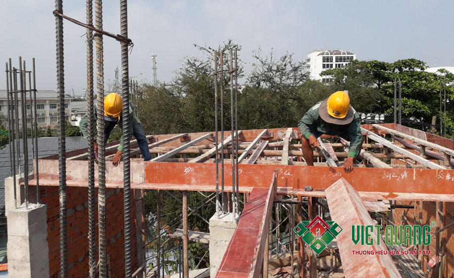 Thi công phần thô từ tầng trệt đến lầu 1