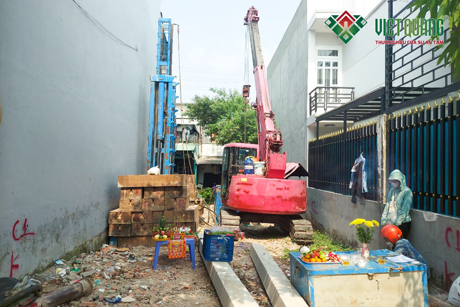 Thi công phần móng cọc nhà phố 3 tầng của chị Ngọc