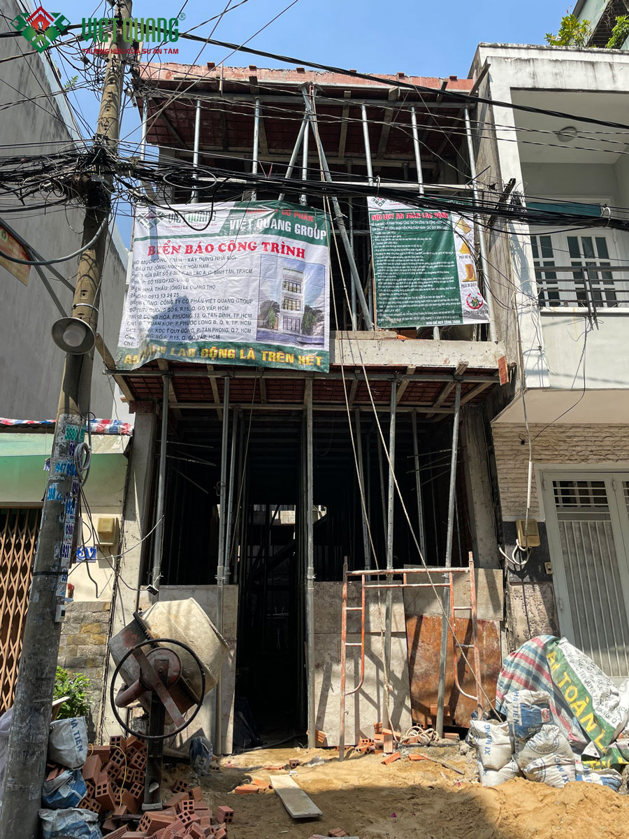 Đổ bê tông sàn – thi công kết cấu chính