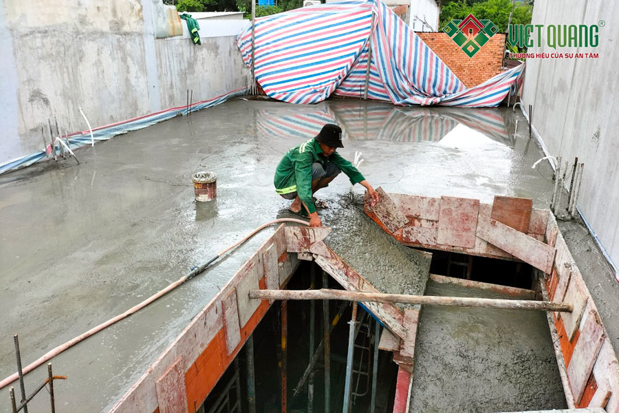 Thi công xây dựng phần thô hệ khung chịu lực đà sàn lầu 1 - Công trình nhà phố 3 tầng của tại Bình Dương