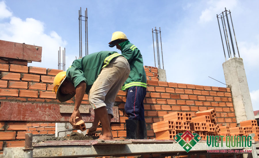 Thi công phần thô từ tầng trệt đến lầu 1