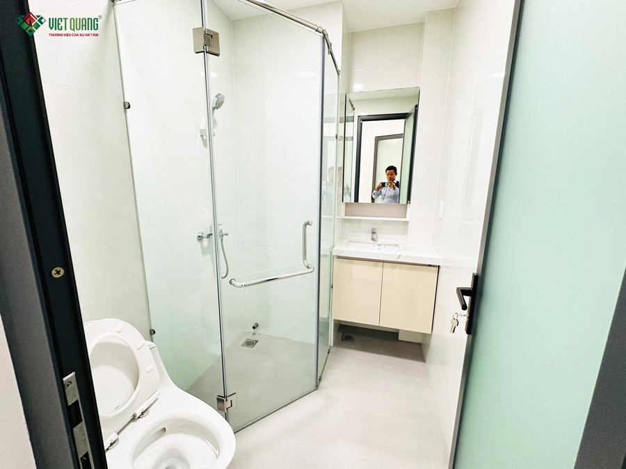 Bàn giao nhà 1 trệt 1 lửng 3 lầu 1 tum sân thượng 4.3x19m