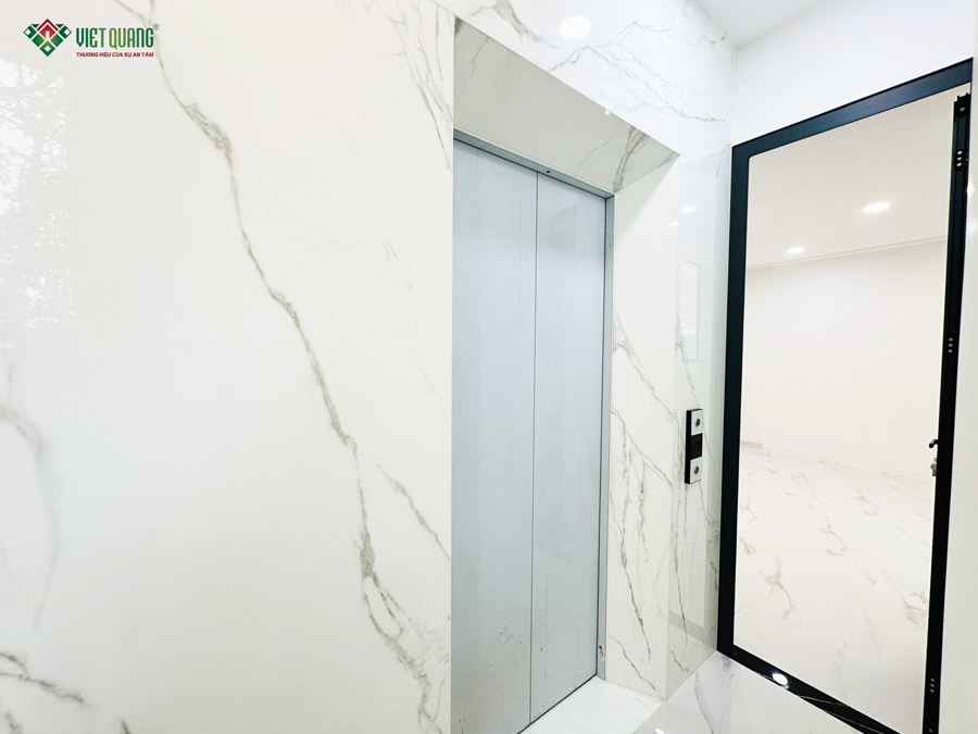 Bàn giao nhà 1 trệt 1 lửng 3 lầu 1 tum sân thượng 4.3x19m