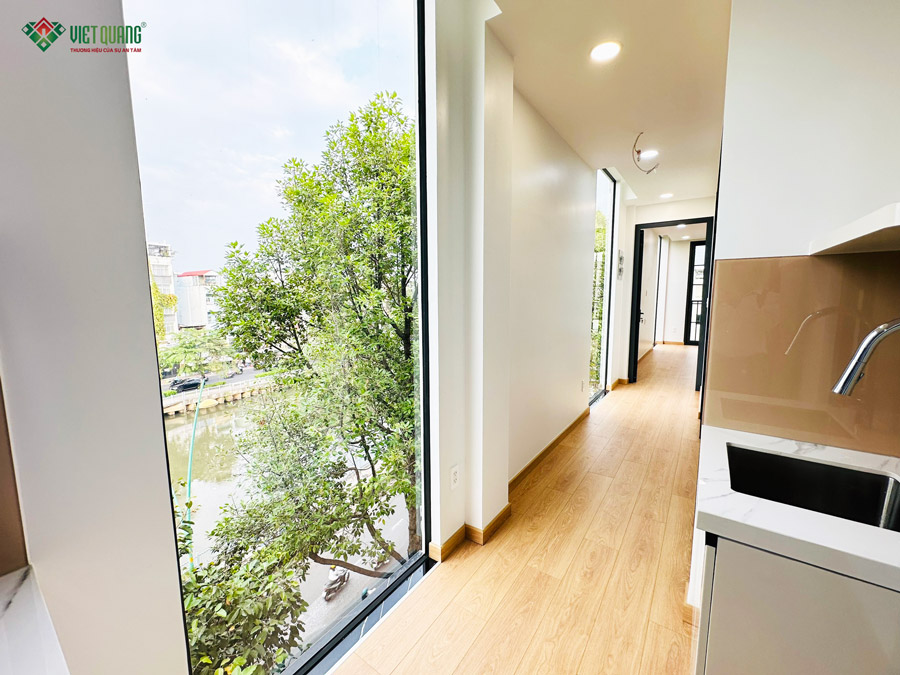 Bàn giao nhà 1 trệt 1 lửng 3 lầu 1 tum sân thượng 4.3x19m