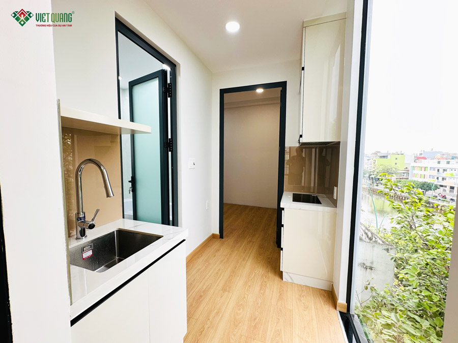 Bàn giao nhà 1 trệt 1 lửng 3 lầu 1 tum sân thượng 4.3x19m