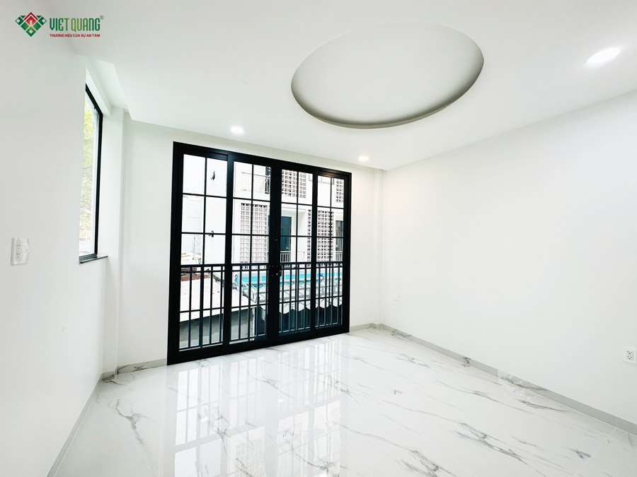 Bàn giao nhà 1 trệt 1 lửng 3 lầu 1 tum sân thượng 4.3x19m