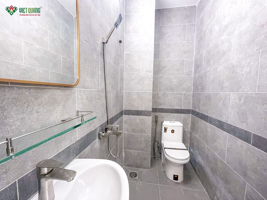 Bàn giao nhà 1 trệt lửng 3 lầu sân thượng 4x25m tại Quận 3