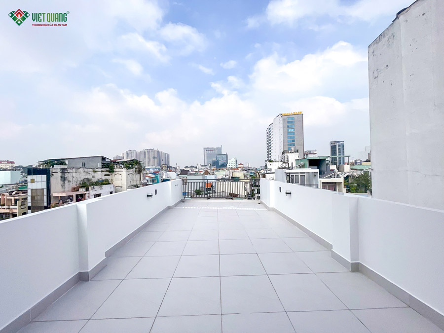 Bàn giao nhà 1 trệt lửng 3 lầu sân thượng 4x25m tại Quận 3