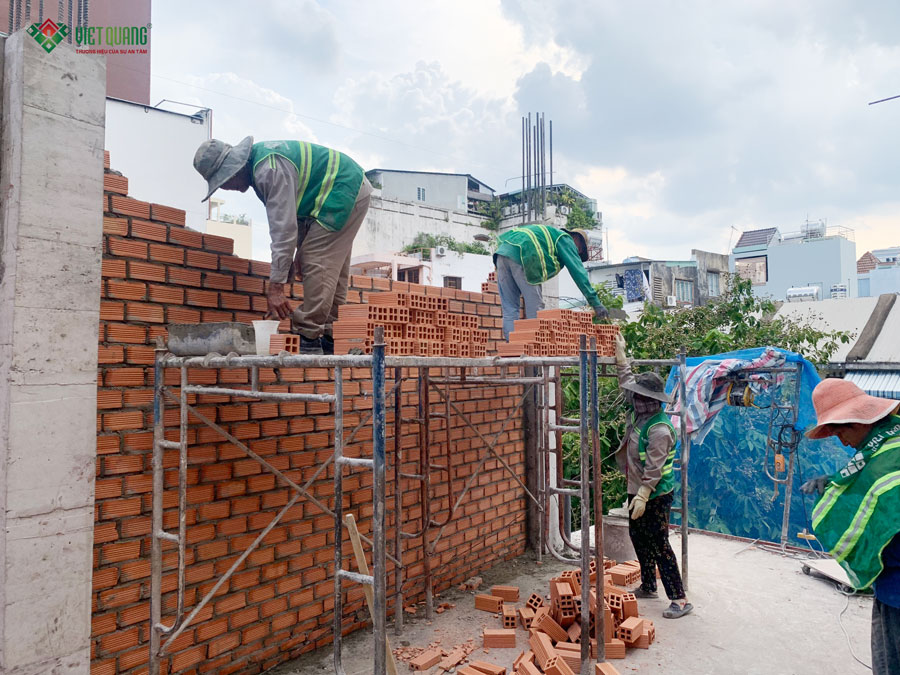 Thi công nhà 1 trệt lửng 3 lầu sân thượng diện tích 4x25m tại Quận 3 – anh Minh