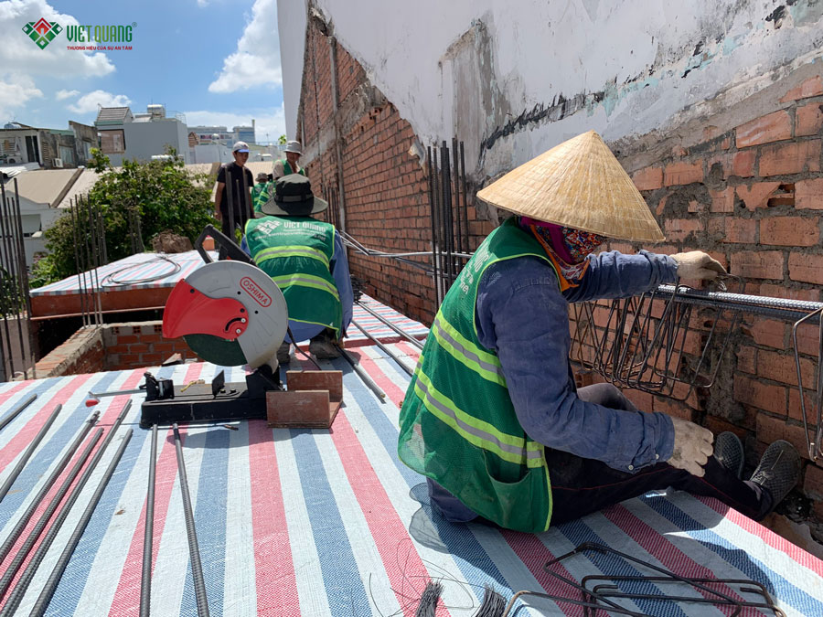 Thi công dựng khung nhà 1 trệt lửng 3 lầu