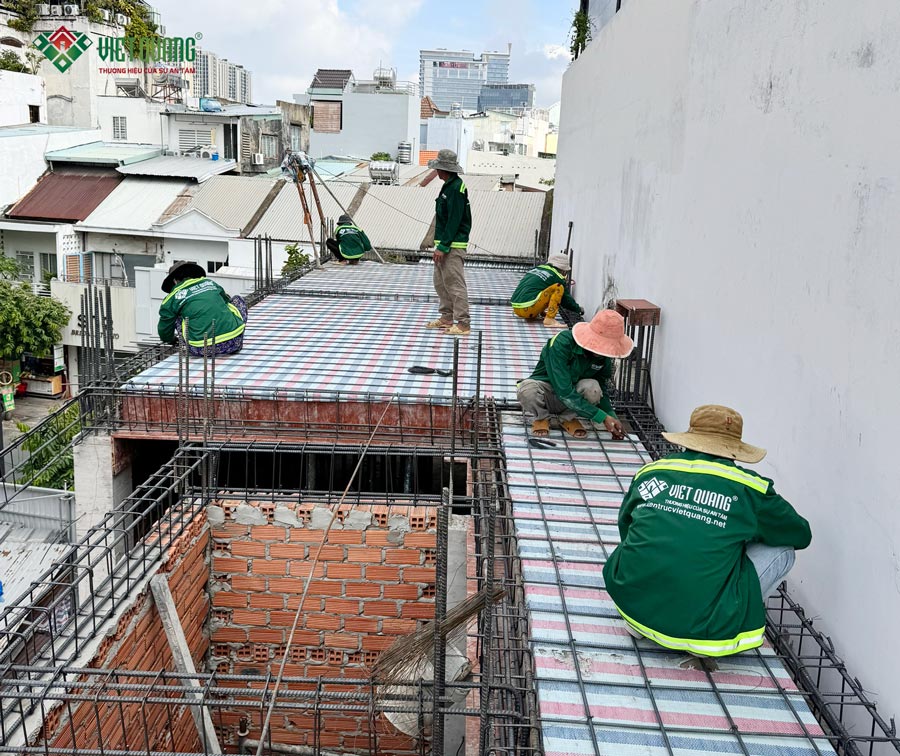 Thi công nhà 1 trệt lửng 3 lầu sân thượng diện tích 4x25m tại Quận 3 – anh Minh
