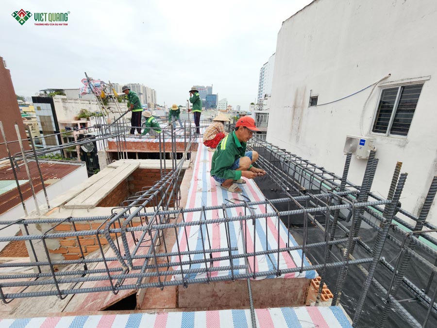 Xây dựng nhà phố 1 trệt lửng 3 lầu sân thượng diện tích 4x25m tại Quận 3 – anh Minh