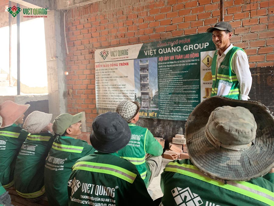 Xây dựng nhà phố 1 trệt lửng 3 lầu sân thượng diện tích 4x25m tại Quận 3 – anh Minh