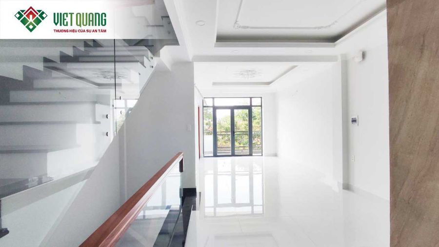 Bàn giao nhà cho gia đình chị Thuỷ