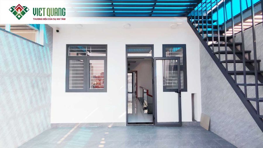 Bàn giao nhà cho gia đình chị Thuỷ