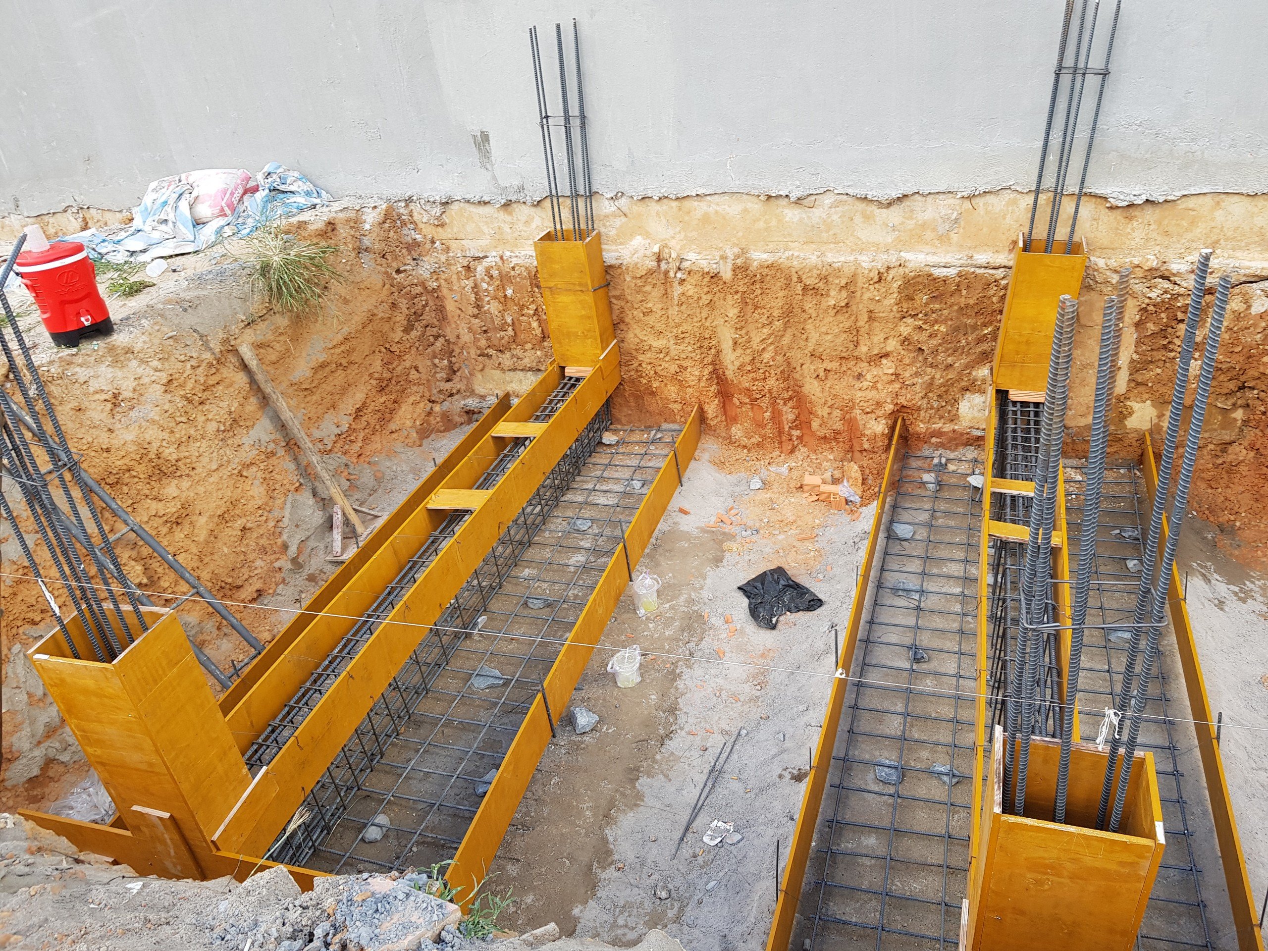 Thi công móng băng