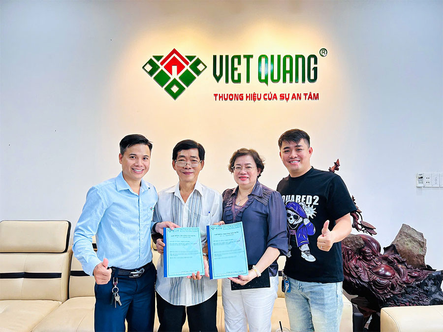Việt Quang Group ký kết hợp đồng xây dựng trọn gói cùng gia đình chú Liệt